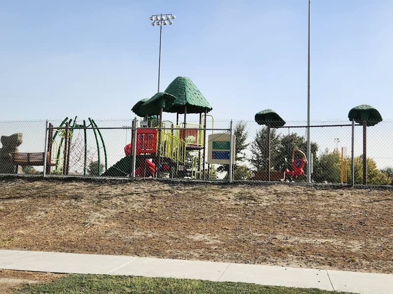 Kings Lions Complex - Image 1