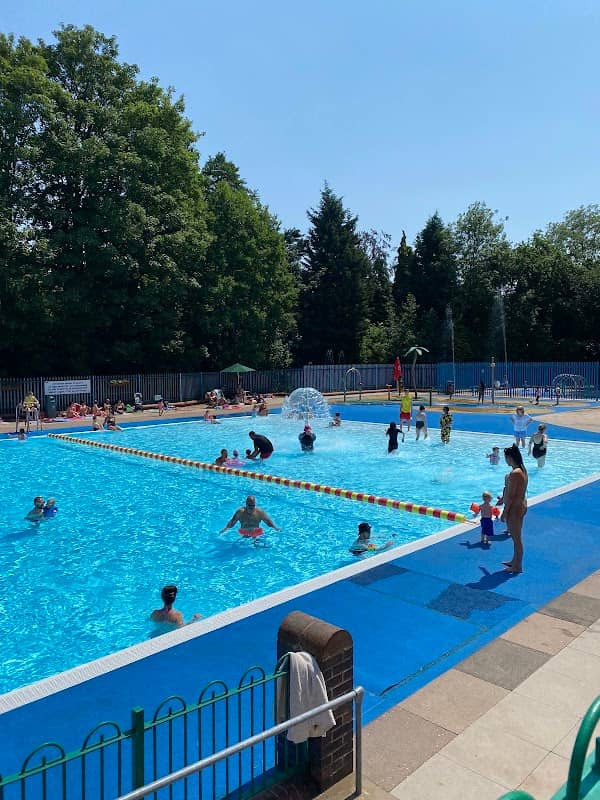 Droitwich Lido Park - Image 1