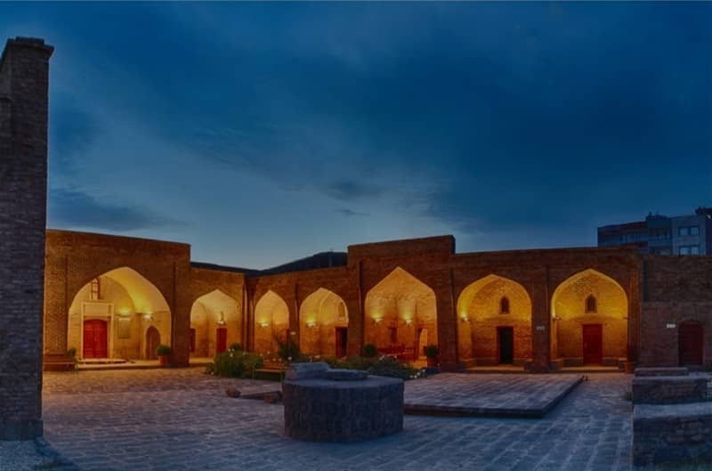Kırmızı Medrese - Image 1