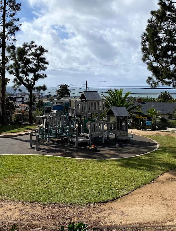 Fort Lots-o-Fun Park - Image 4