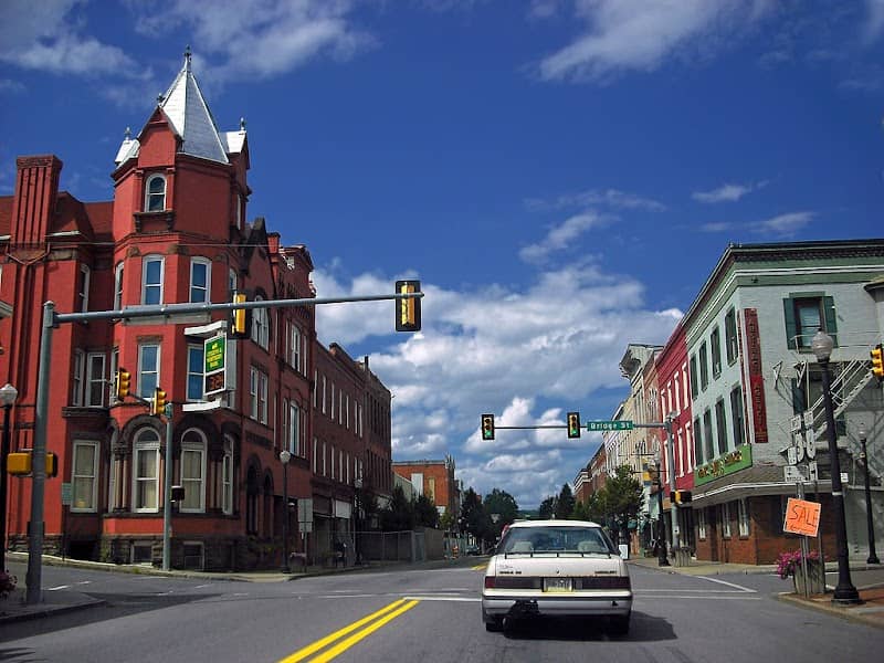 Towanda Historic District - Image 2