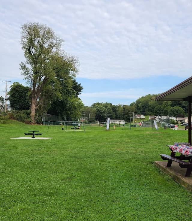Hall Park - Image 1