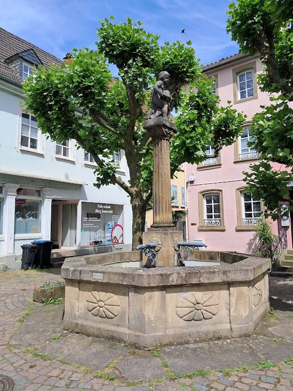 Hutmacher Brunnen in Kusel - Image 2