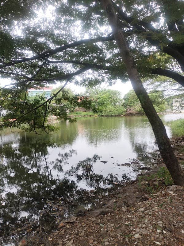 Wisata Danau Villa MGR - Image 1
