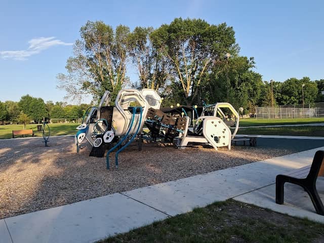 Erlandson Park - Image 2