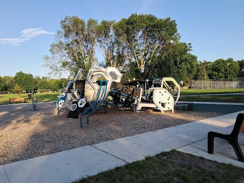 Erlandson Park - Image 2