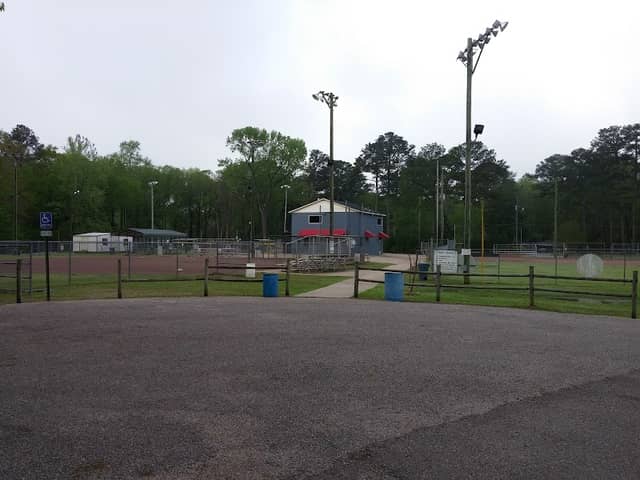 Memorial Center Park - Image 1