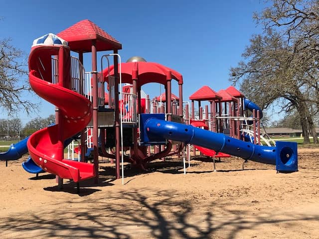 Veterans Park - Image 1