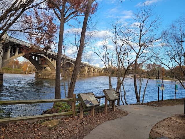 West Columbia Riverwalk Park and Amphitheater - Image 1