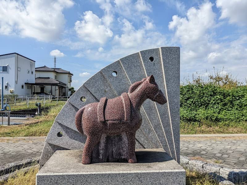 赤馬の像 - Image 1