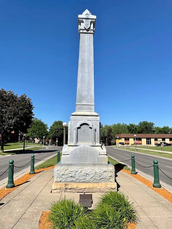 Defender's Monument - Image 1
