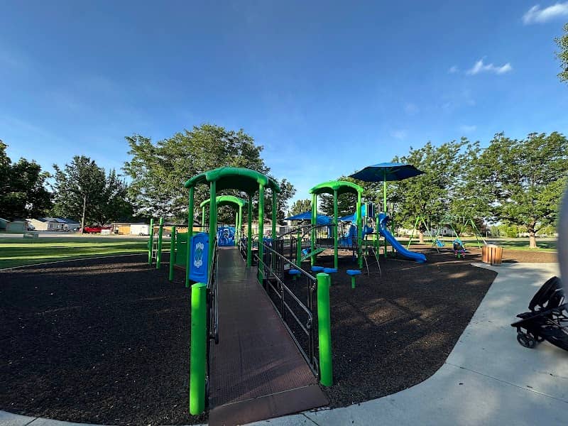 Chateau Park - Image 3