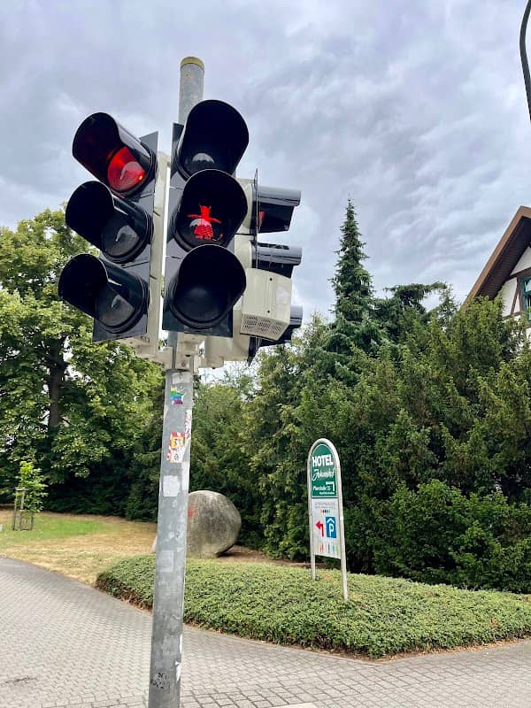 Witch and devil traffic light - Image 1