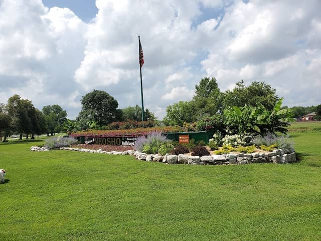 World's Largest Flowerbox - Image 1