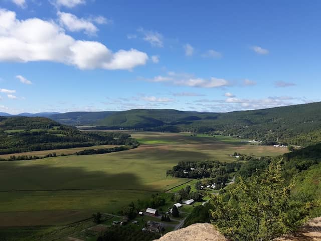 Vroman's Nose Hiking Trail - Image 1