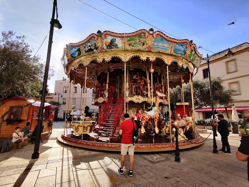 carousel - Image 1