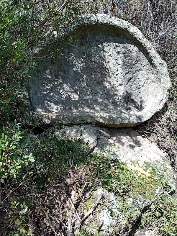 Monolite a forma di tv - Image 1