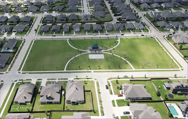 North Grove Private HOA Central Park - Image 2