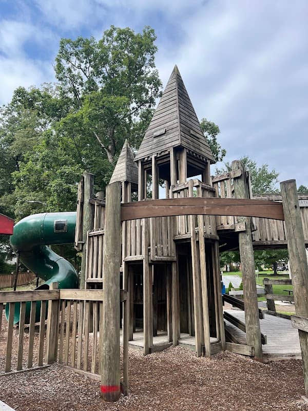 Franklin Park - Image 1