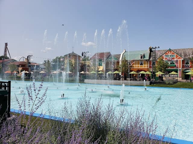 Royal Fountain - Image 2