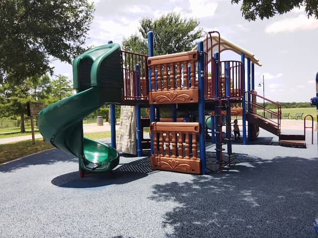 Running Bear Park - Image 1