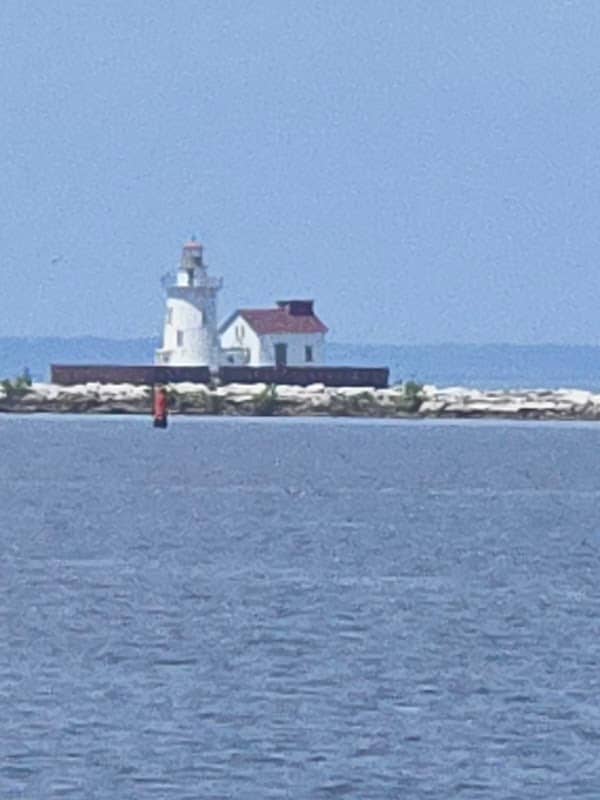 Cleveland Harbor West Pierhead Lighthouse - Image 2