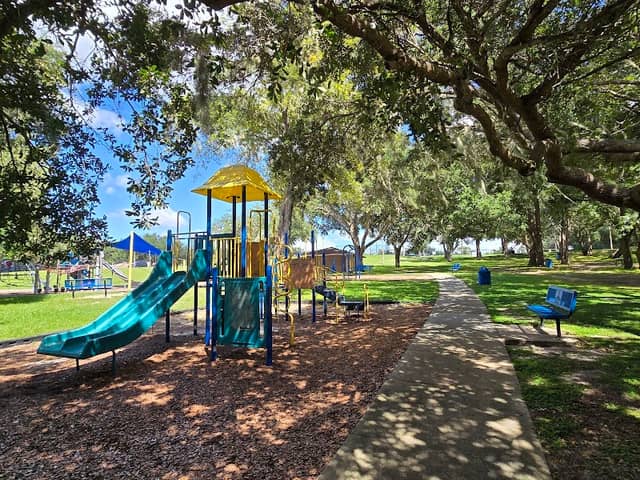 Park Palatlakaha Playground - Image 1