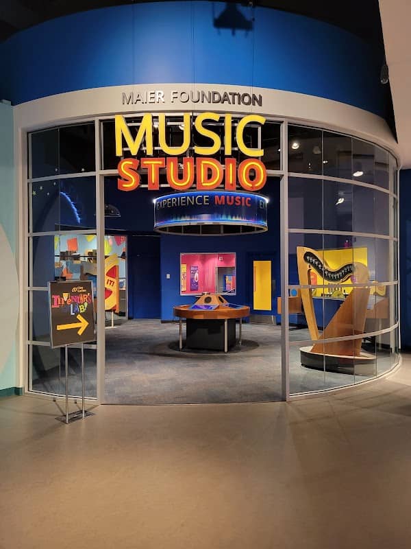 Clay Center - Image 3