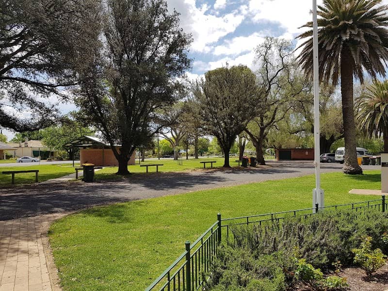 Albert Park - Image 1