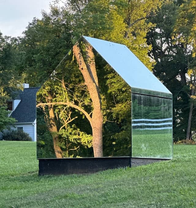 The Mirrored Tomb of Architect Hugh Newell Jacobsen (1929-2021) - Image 1