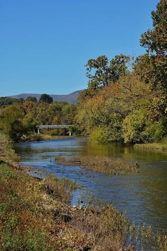 Riverside Park - Image 3