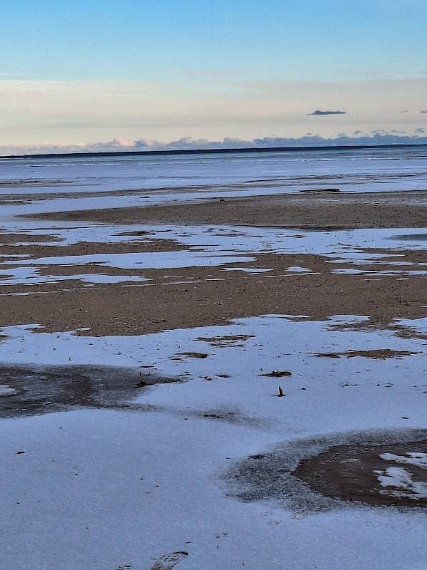 Airport Park Beach - Image 1