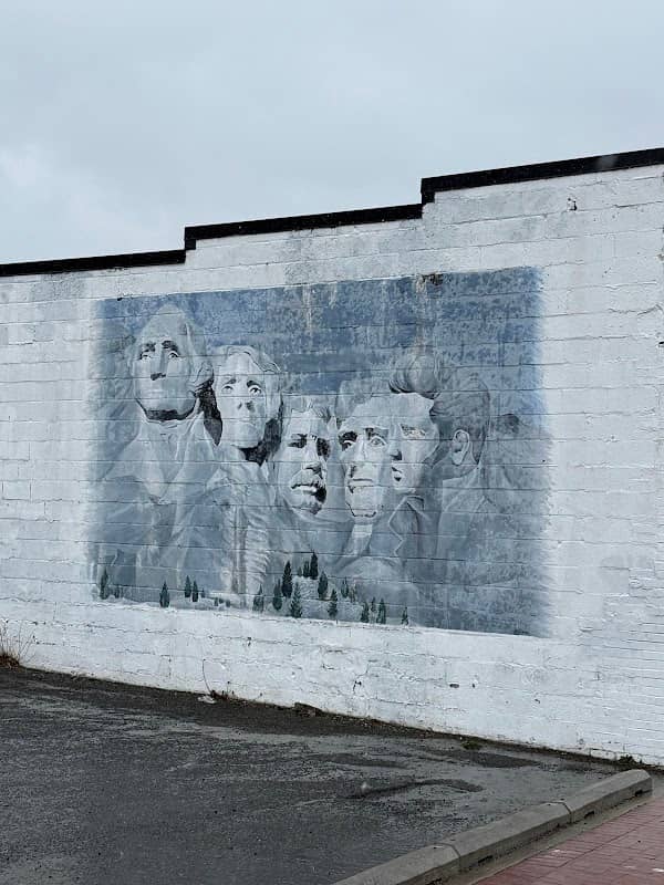 Elvis on Mount Rushmore mural - Image 1