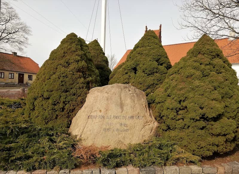 Liberation stone in Slangerup - Image 1