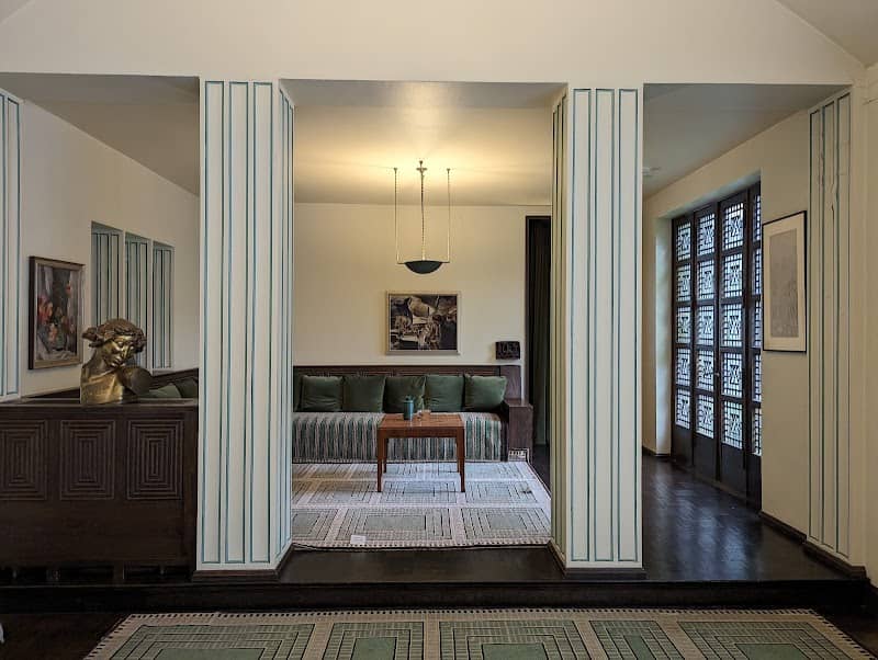 Saarinen House - Image 2