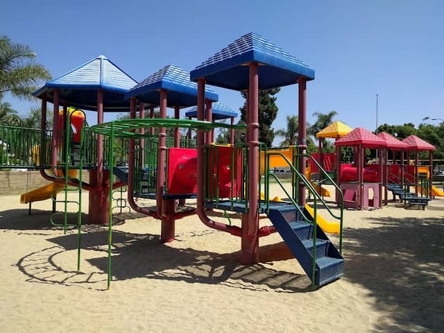 Hollyglen Park - Image 1