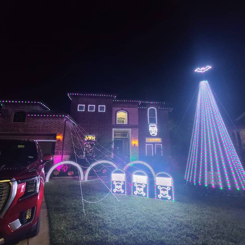 Broussard Family Holiday Lights - Image 1