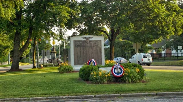 Chelsea Monuments - Image 2