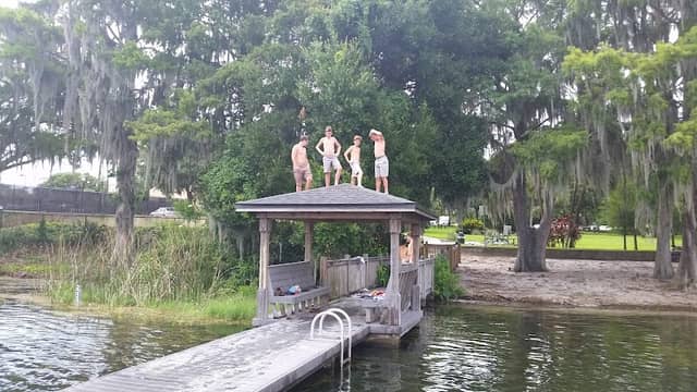 Dinky Dock Park - Image 2