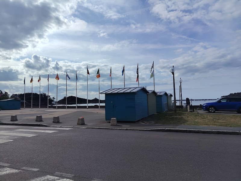 Esplanade des drapeaux - Image 1