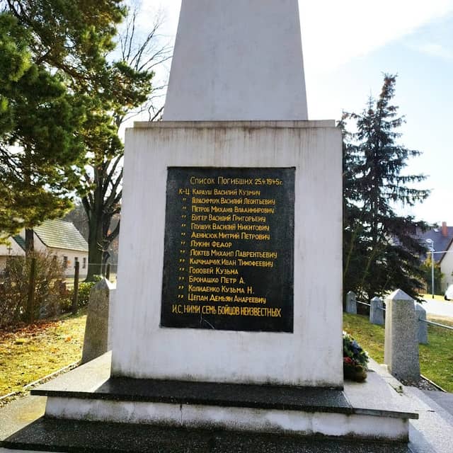 Kriegerdenkmal Eichow - Image 1