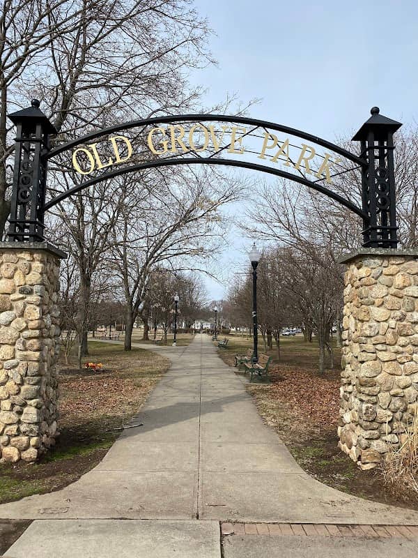 Old Grove Park - Image 2