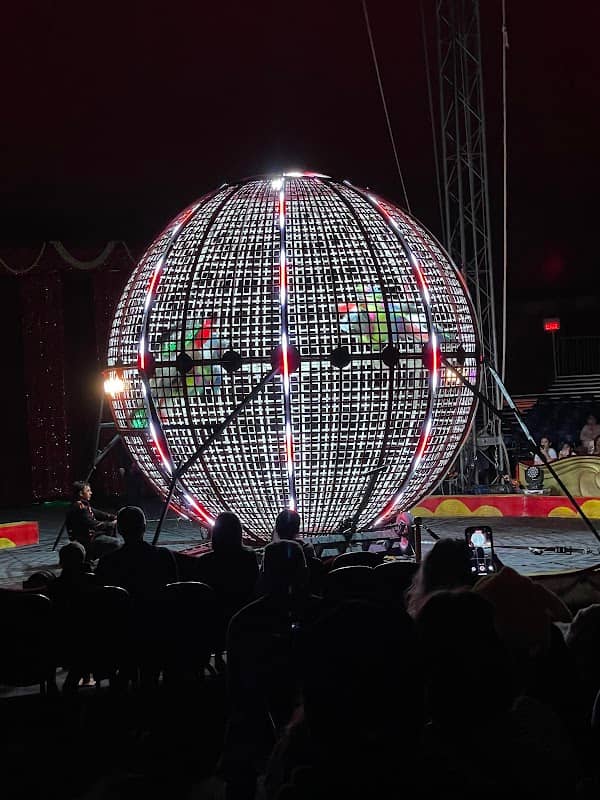 Royal Canadian International Circus - Image 1