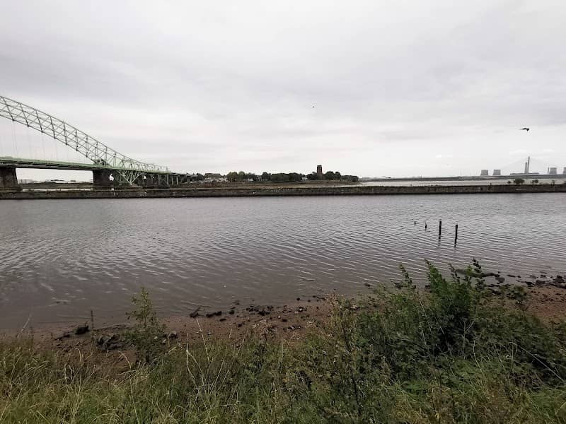 Runcorn Promenade - Image 1