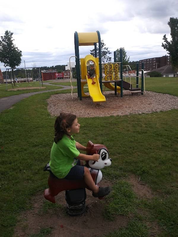 Streeter Square Park - Image 1