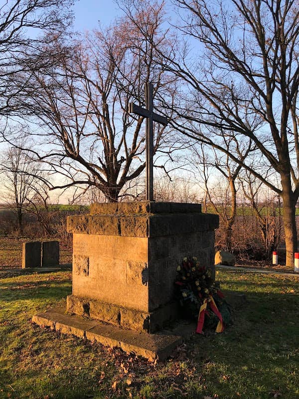 Kriegerdenkmal - Image 1