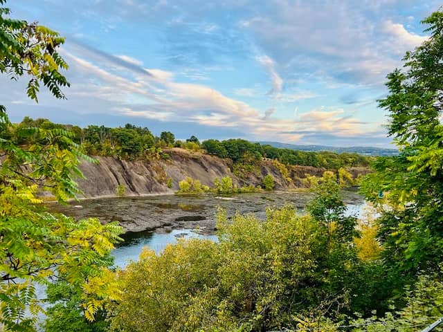 Overlook Park - Image 1