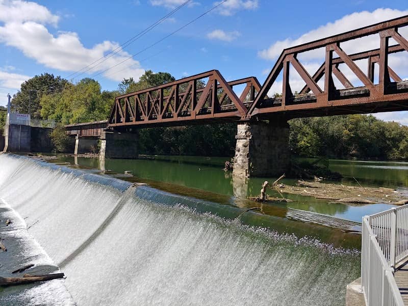 Riverfront Park - Image 1