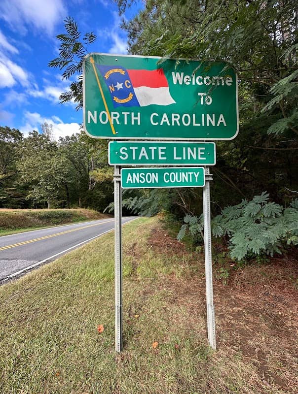 Welcome to North Carolina sign (state line - Anson County) - Image 1