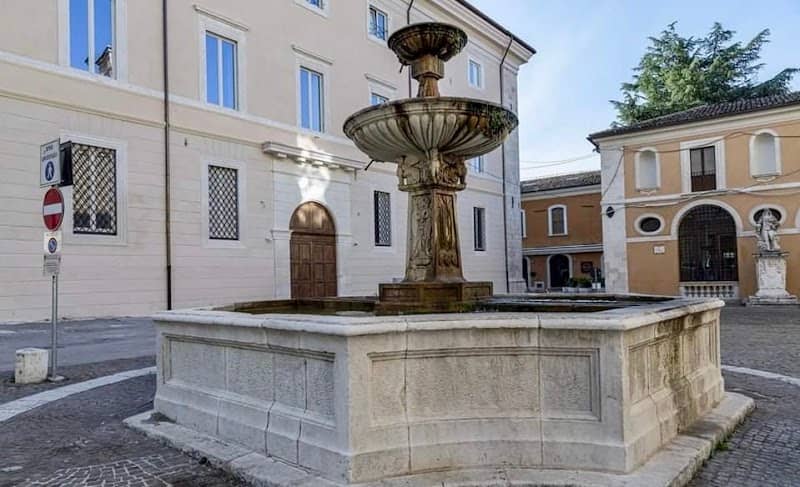 Piazza Santa Margherita dei Gesuiti - Image 1